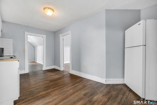 141 Homestead Avenue 3rd Fl, Hartford, CT 06112
