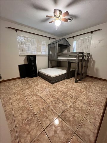 762 Glendale St, Alice, TX 78332