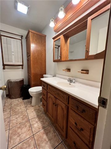 762 Glendale St, Alice, TX 78332