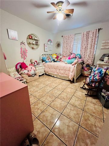 762 Glendale St, Alice, TX 78332