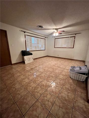 762 Glendale St, Alice, TX 78332