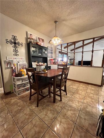762 Glendale St, Alice, TX 78332