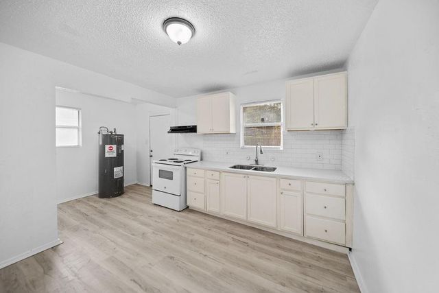 3058 Old Colony Road, Huntsville, TX 77320