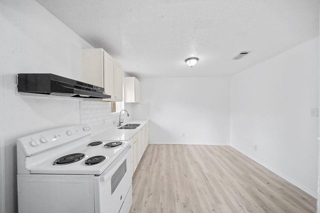 3058 Old Colony Road, Huntsville, TX 77320