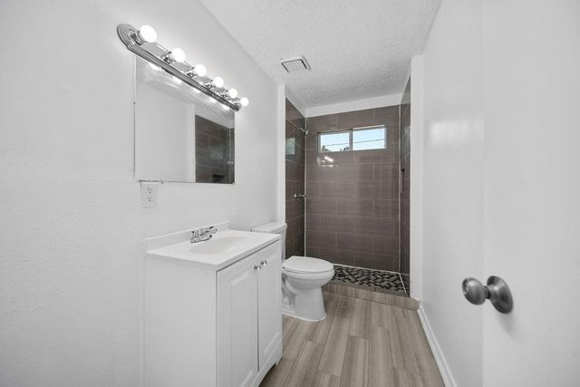 3058 Old Colony Road, Huntsville, TX 77320