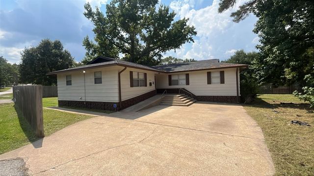 3058 Old Colony Road, Huntsville, TX 77320