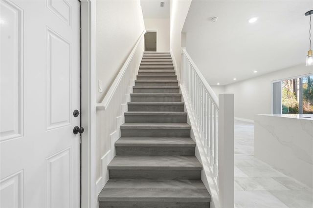 5663 W CENTRAL AVENUE, Orlando, FL 32811