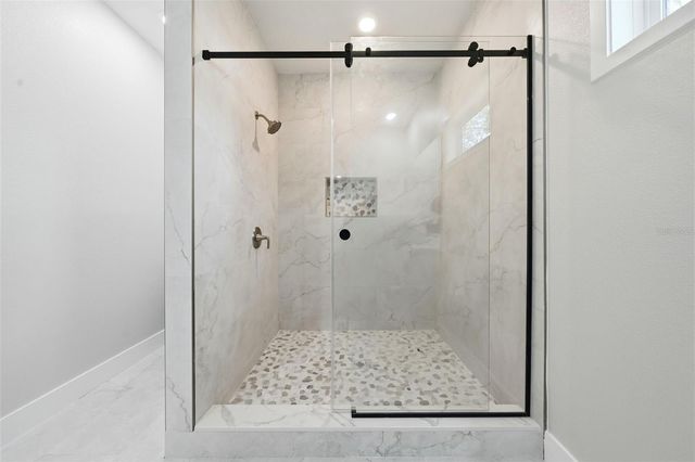 5663 W CENTRAL AVENUE, Orlando, FL 32811