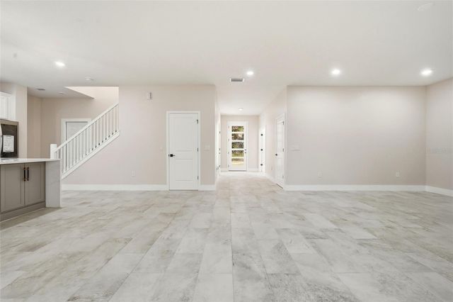 5663 W CENTRAL AVENUE, Orlando, FL 32811