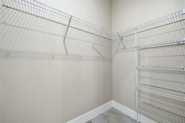 5663 W CENTRAL AVENUE, Orlando, FL 32811