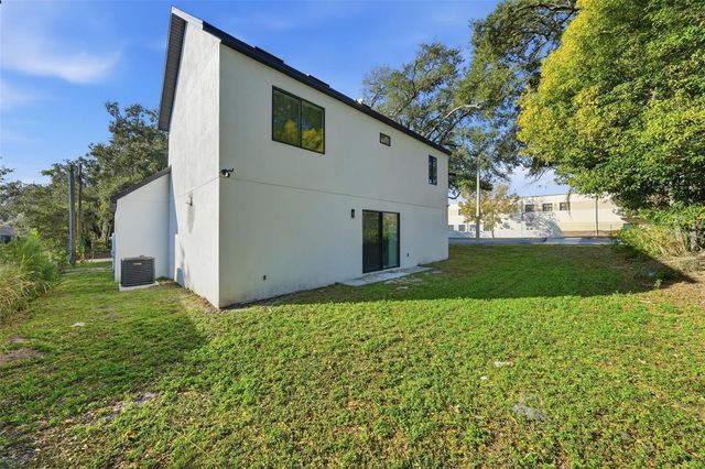 5663 W CENTRAL AVENUE, Orlando, FL 32811