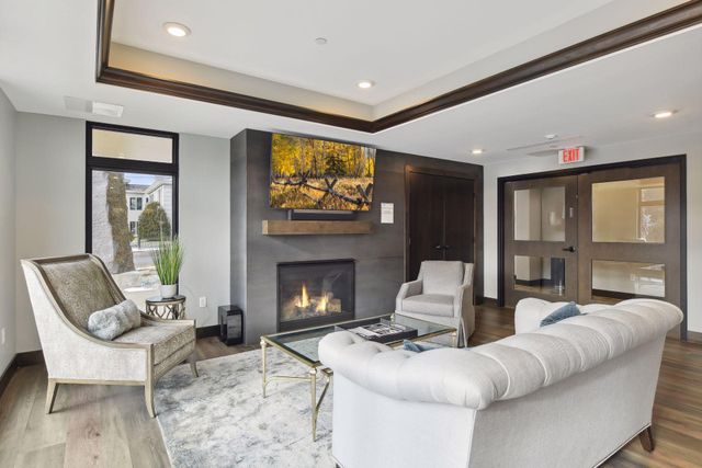 222 Ferndale Road S 304, Wayzata, MN 55391