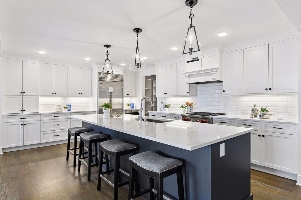 222 Ferndale Road S 304, Wayzata, MN 55391