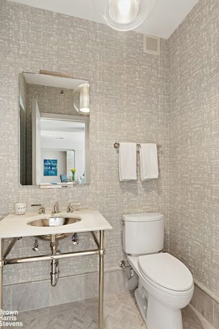 31 N Moore St Apt 2E, New York City, NY 10013