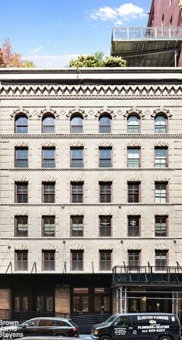 31 N Moore St Apt 2E, New York City, NY 10013