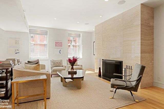 31 N Moore St Apt 2E, New York City, NY 10013