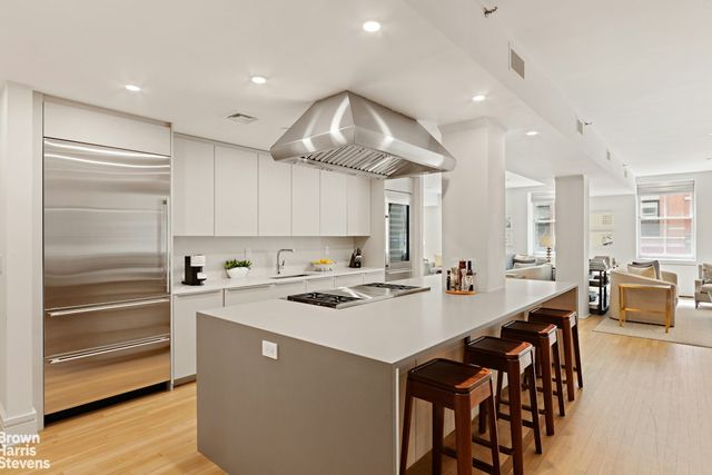 31 N Moore St Apt 2E, New York City, NY 10013