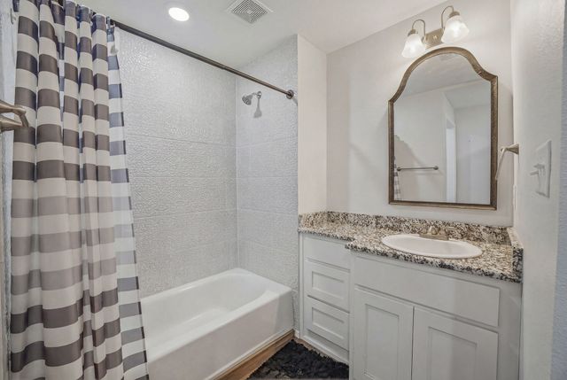 1037 W Frey Street, Stephenville, TX 76401