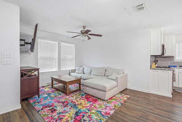 1037 W Frey Street, Stephenville, TX 76401