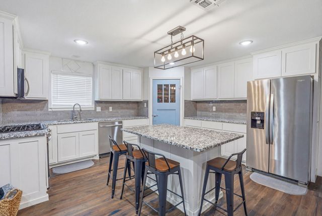 1037 W Frey Street, Stephenville, TX 76401