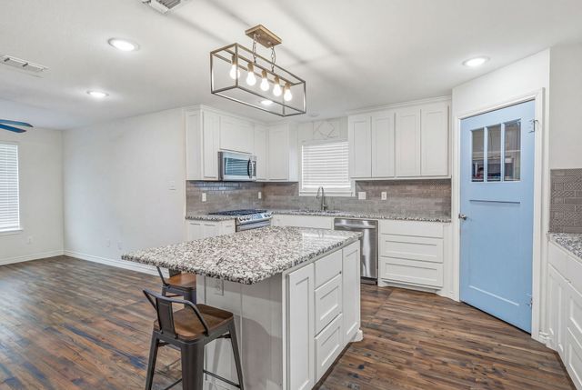 1037 W Frey Street, Stephenville, TX 76401