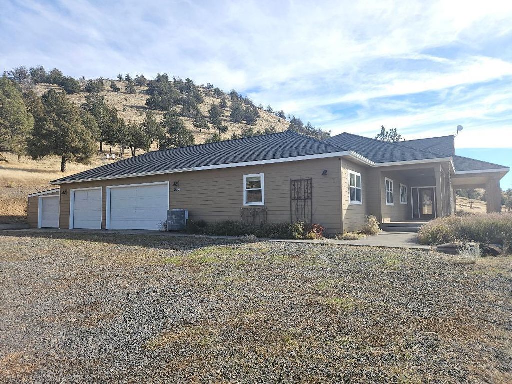 11435 Hill Road, Klamath Falls, OR 97603