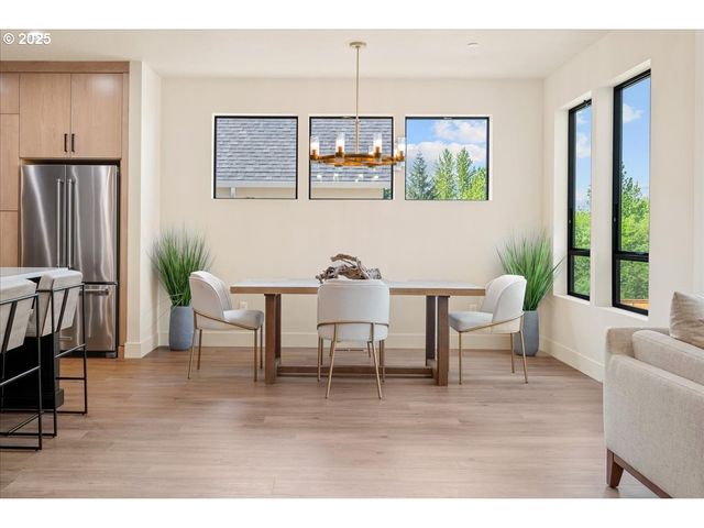 750 N V St, Washougal, WA 98671