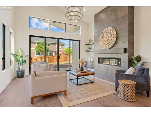 750 N V St, Washougal, WA 98671