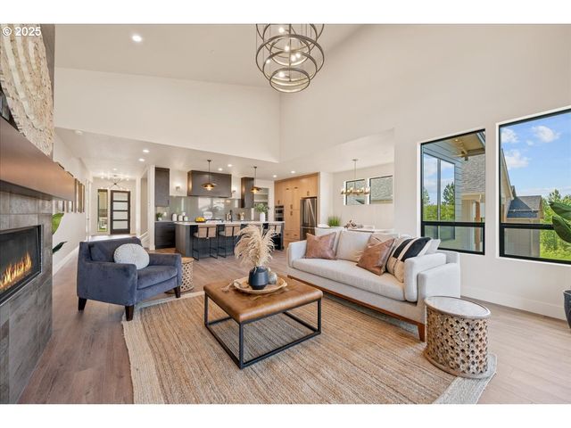 750 N V St, Washougal, WA 98671