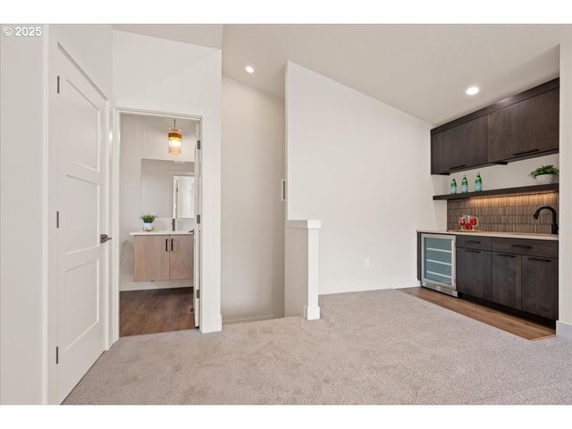 750 N V St, Washougal, WA 98671