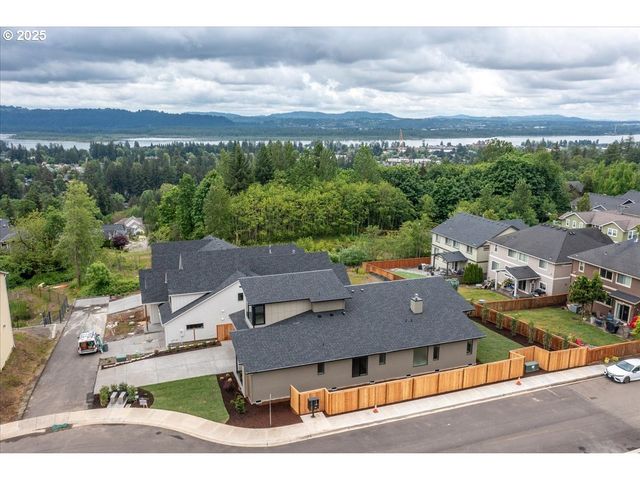 750 N V St, Washougal, WA 98671