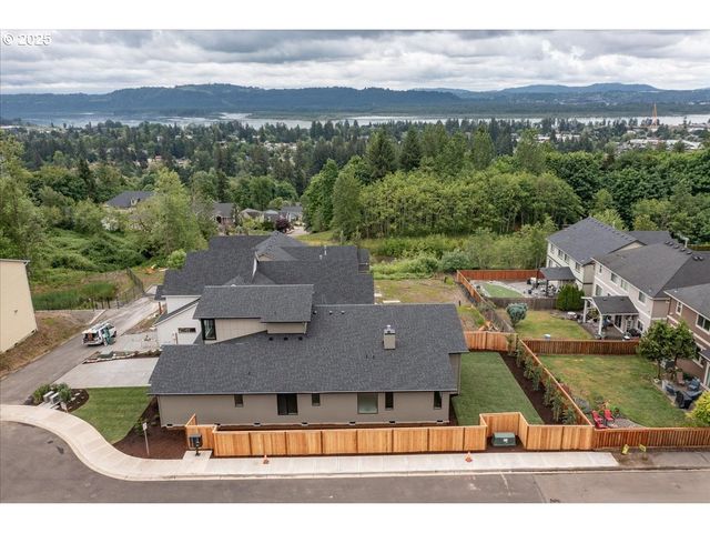 750 N V St, Washougal, WA 98671