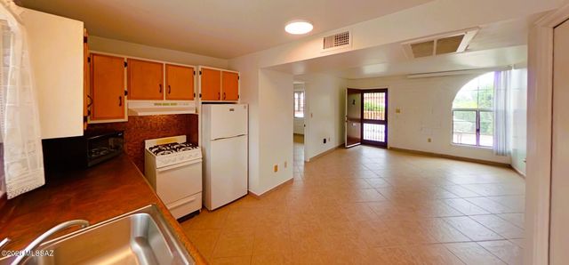 230 S Paseo Sarta Apt C, Green Valley, AZ 85614