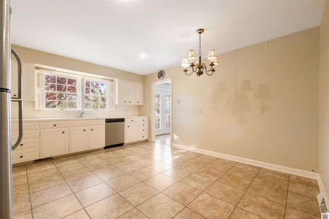 1205 Crestwood, Murray, KY 42071