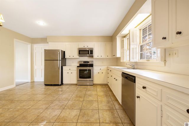 1205 Crestwood, Murray, KY 42071