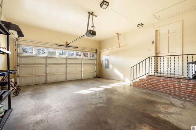 1205 Crestwood, Murray, KY 42071