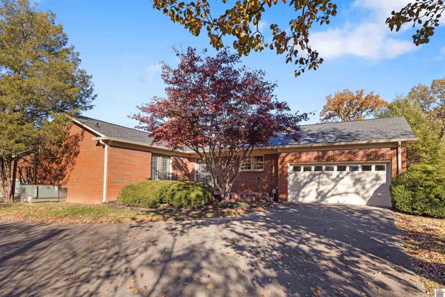 1205 Crestwood, Murray, KY 42071