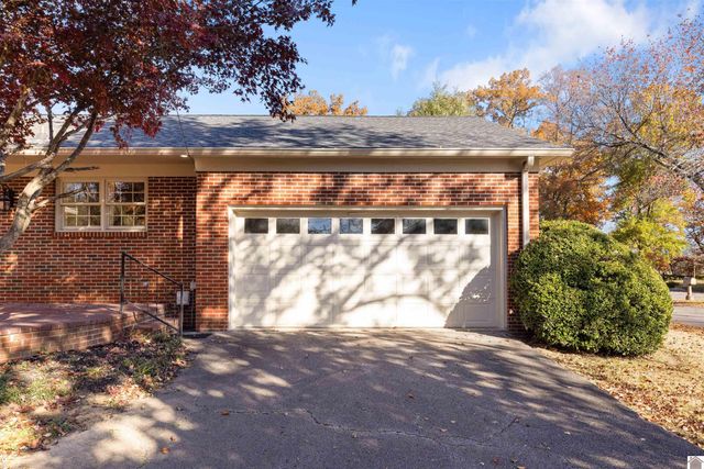 1205 Crestwood, Murray, KY 42071