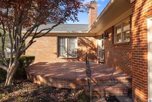 1205 Crestwood, Murray, KY 42071