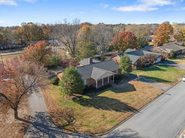 1205 Crestwood, Murray, KY 42071