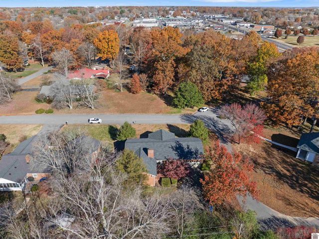 1205 Crestwood, Murray, KY 42071