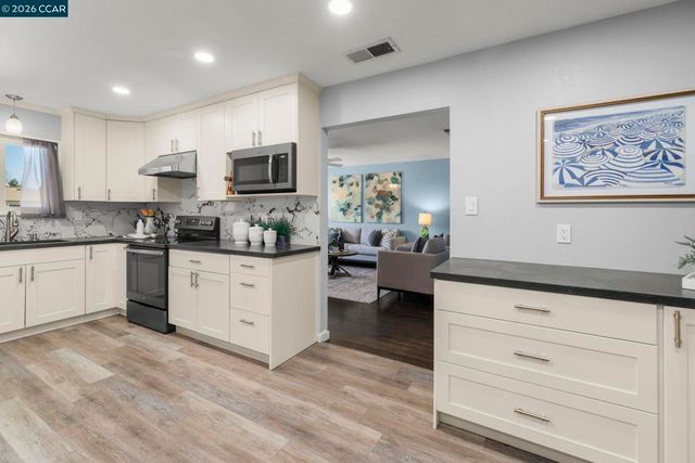 4063 Salem St, Concord, CA 94521