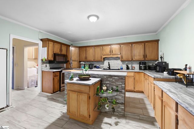 38 3rd Avenue, Greenville, SC 29611