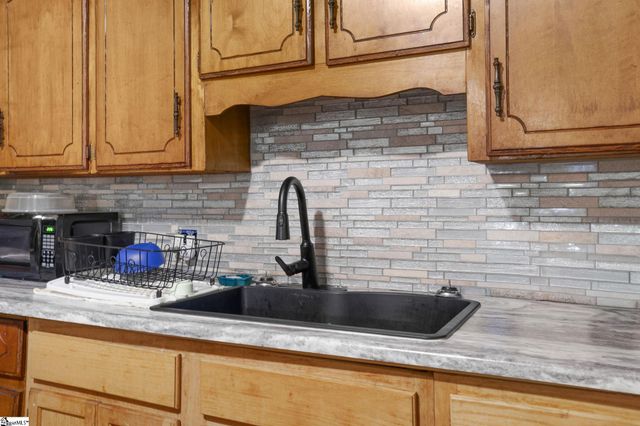 38 3rd Avenue, Greenville, SC 29611