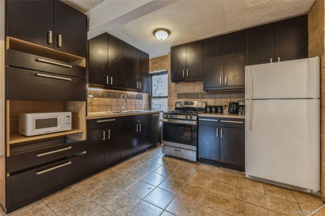 144-14 77 Road 3A, Kew Garden Hills, NY 11367