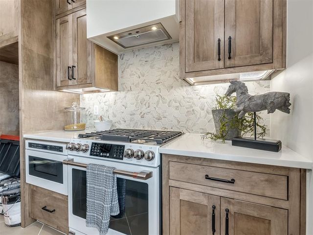 18266 Willowbrooke Court, Norman, OK 73072
