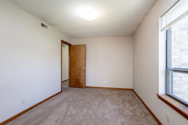 1877 WATERFRONT DR G, Columbia, MO 65202