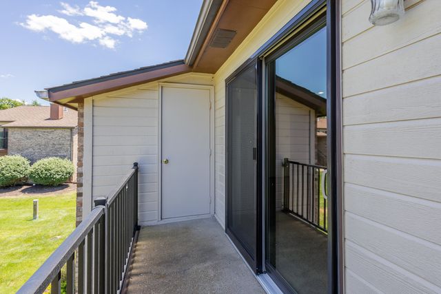 1877 WATERFRONT DR G, Columbia, MO 65202