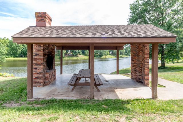 1877 WATERFRONT DR G, Columbia, MO 65202