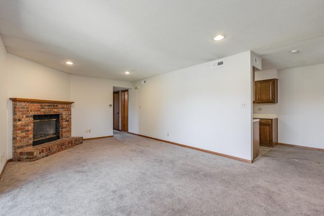 1877 WATERFRONT DR G, Columbia, MO 65202
